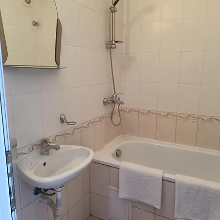 מלון דירות Rose *