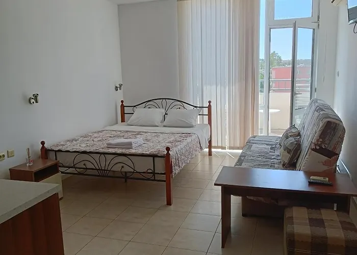 Rose Σάνι Μπιτς